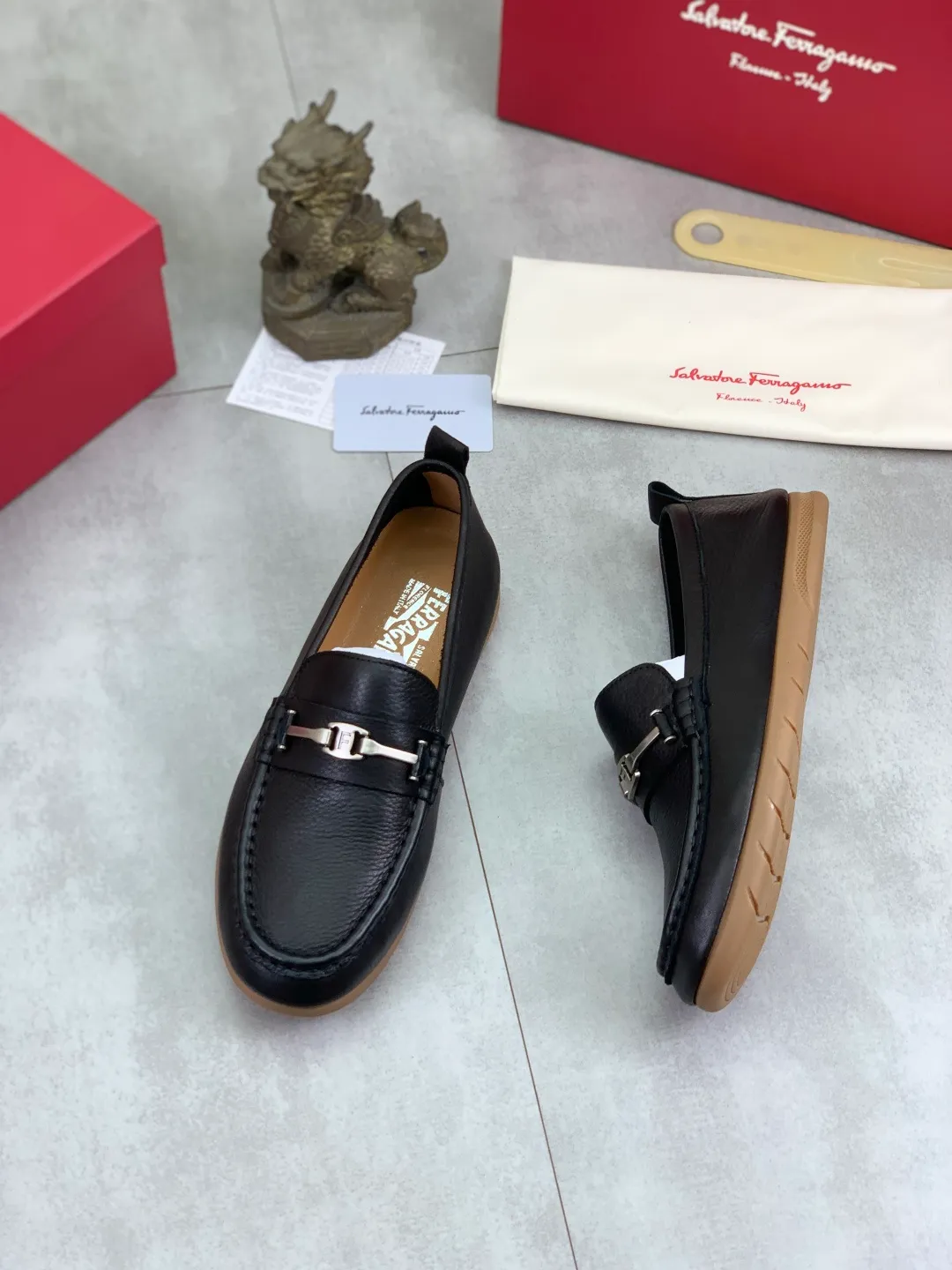 Men's shoes 💰P480 New model [Ferragamo/Ferragamo] Latest model Original imported calfskin, imported pigskin lining + original luxury metal buckle + original rubber outsole Soft and comfortable Size number: 38-44